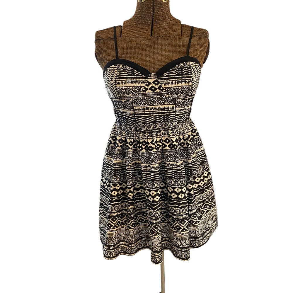 American Rag Black & White “Silky” Fit & Flare Sleeveless Dress, Juniors Dress